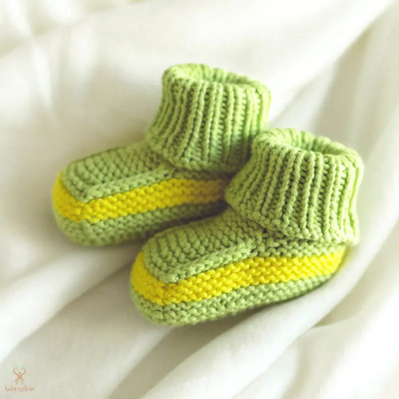 Babysocken-gestrickt-gruen-gelb-1