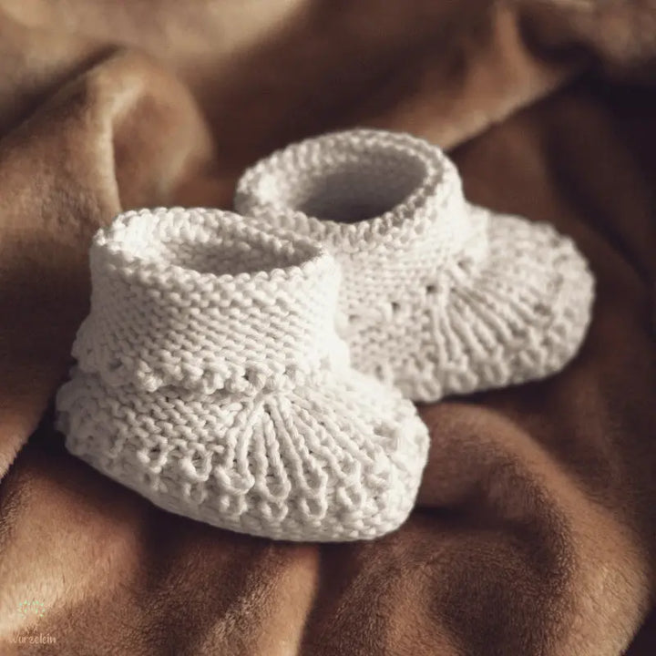 Babysocken-gestrickt-weiss-1
