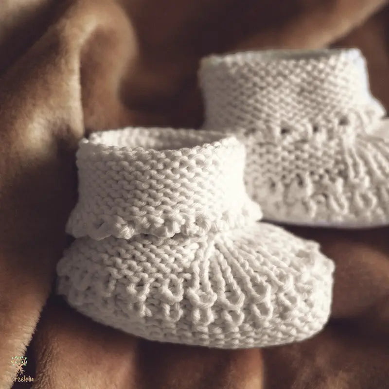 Babysocken-gestrickt-weiss-2